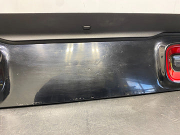 2019 DODGE CHALLENGER HELLCAT REDEYE OEM CENTER TAIL LIGHT TRUNK LIGHT USED